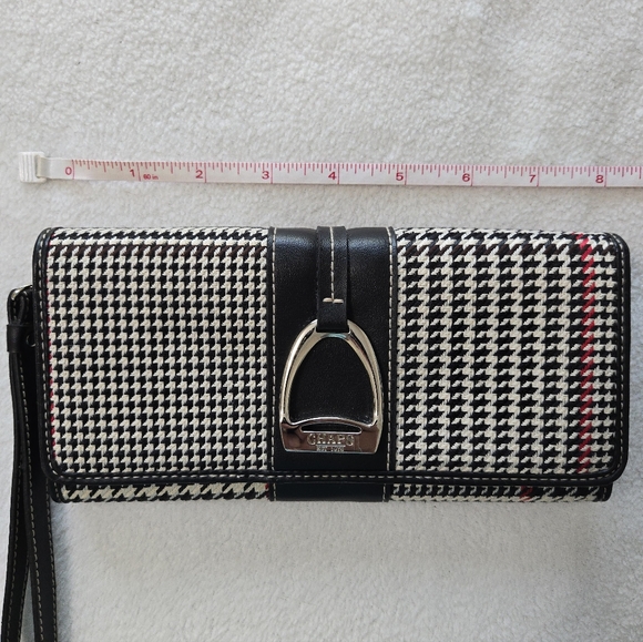 Chaps Black and White Houndstooth Wristlet NWOT New without Tags - Picture 5 of 6